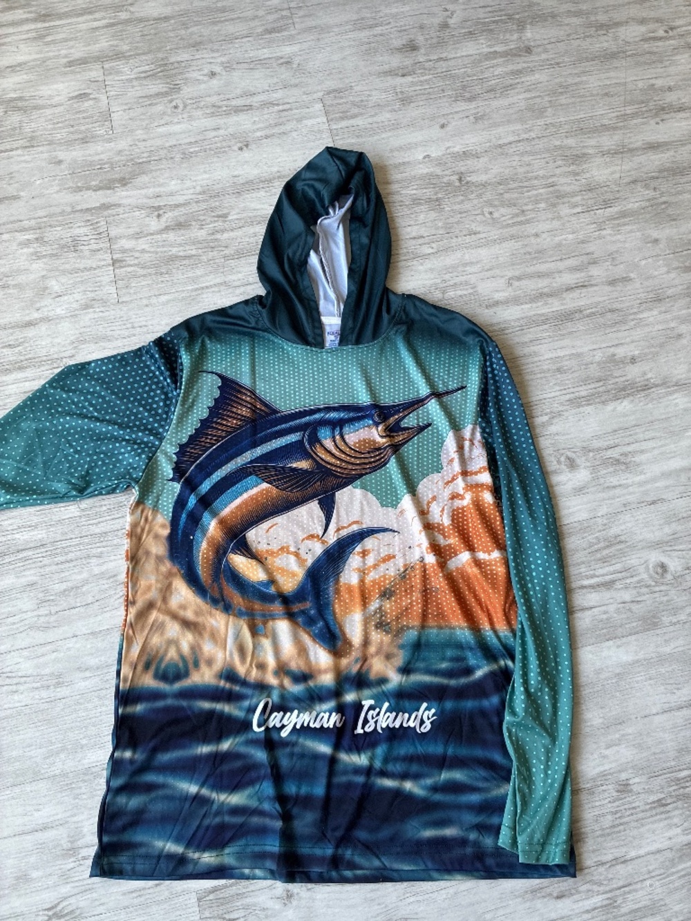 Fishing top- NWT